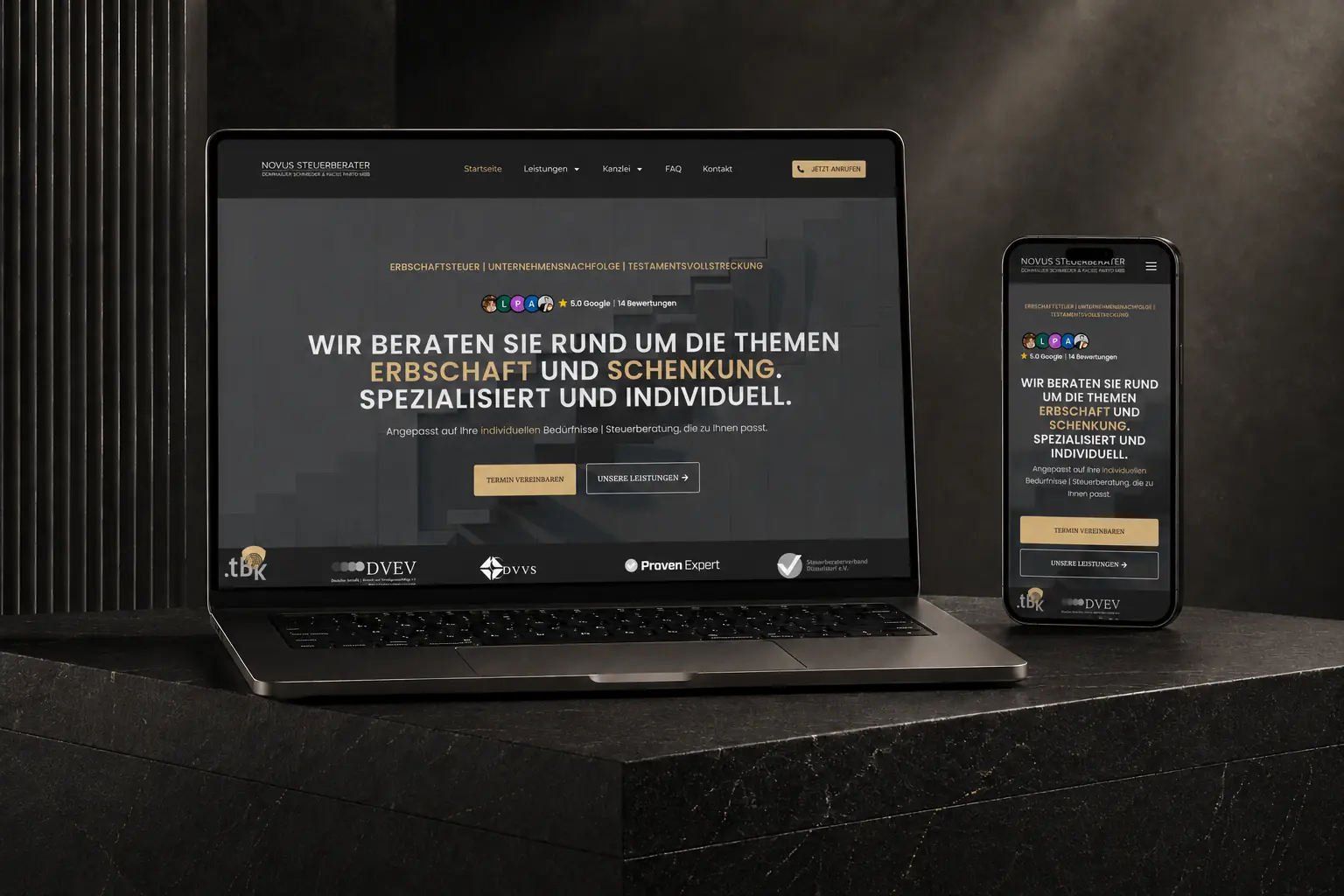 Website-Mockup der NOVUS Steuerberatung auf Laptop und Smartphone