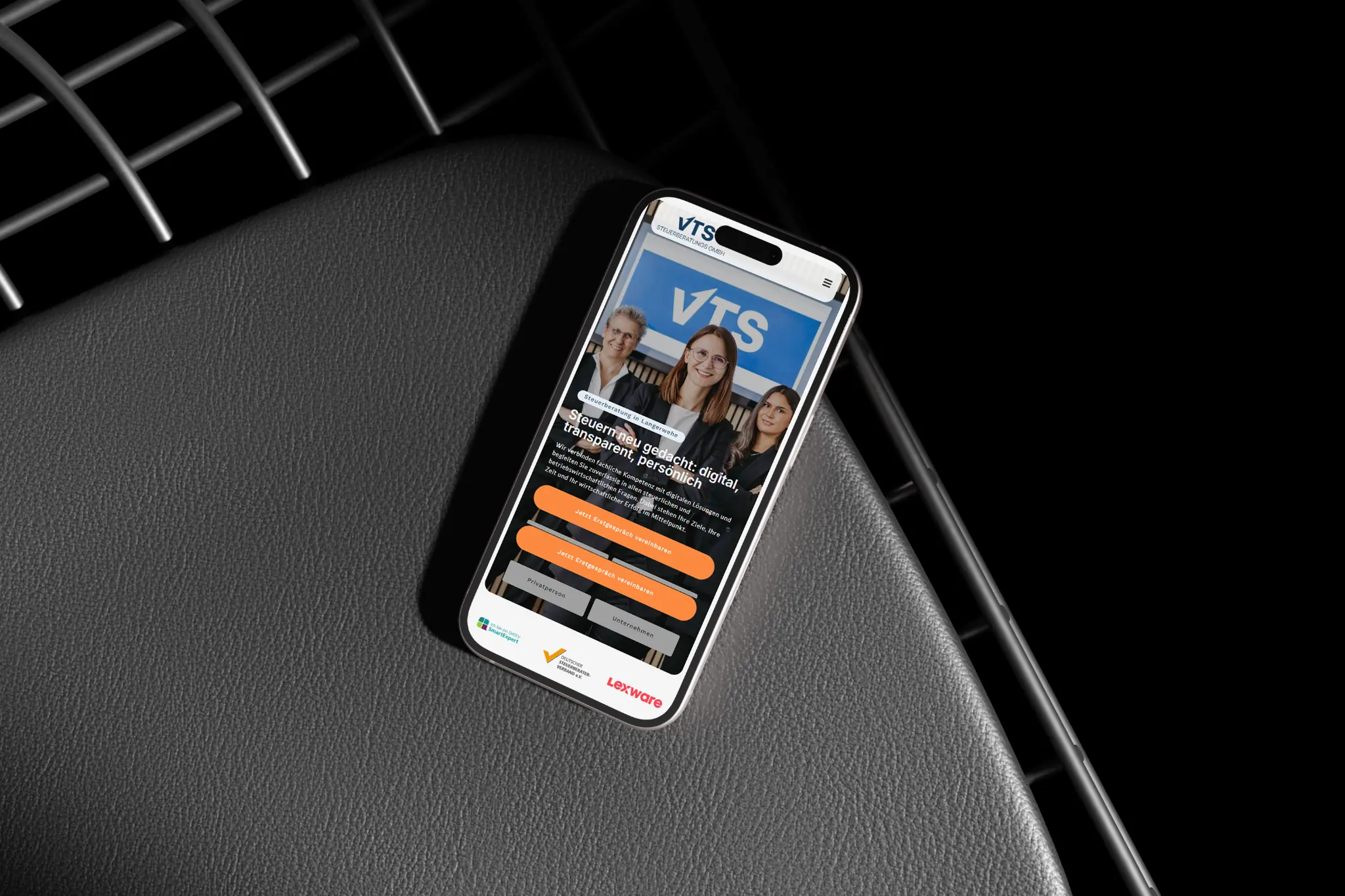 Mobile Website der VTS Steuerberatungs GmbH als Smartphone-Mockup